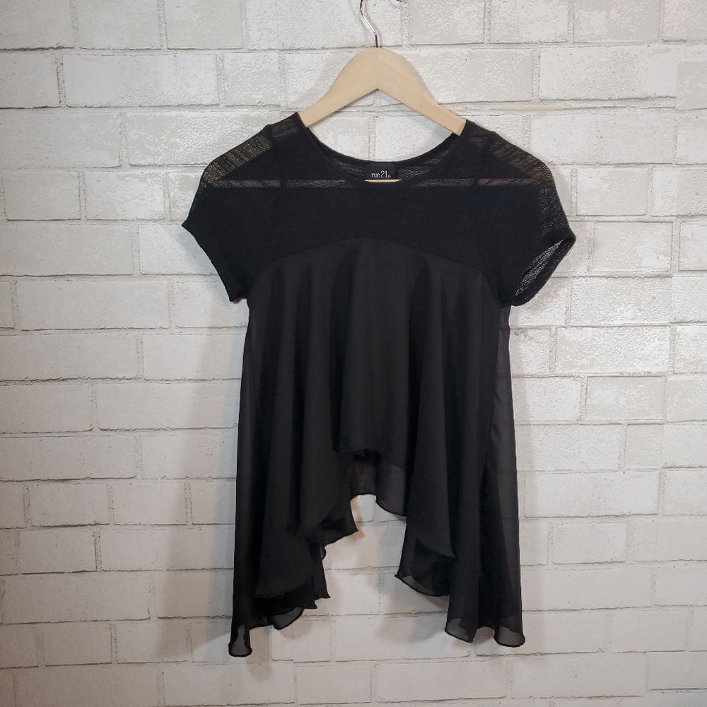 Rue 21 short sleeve black flowy top